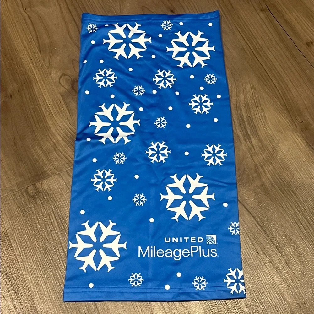 United MileagePlus Blue Snowflake BUFF